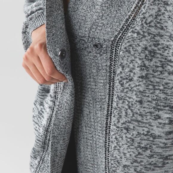 Lululemon Breeze Easy Wrap - Picture 13 of 14